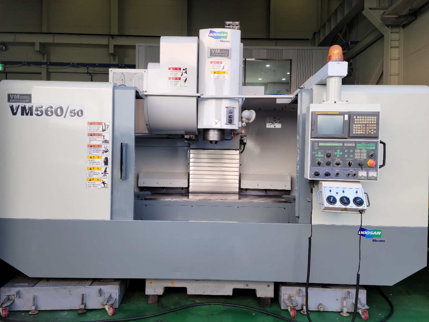 두산머시닝센터 VM560
